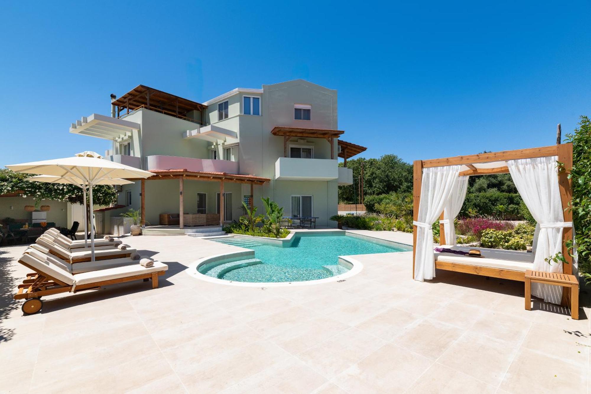 Excelencia New With Artistic Pool & Sea View *