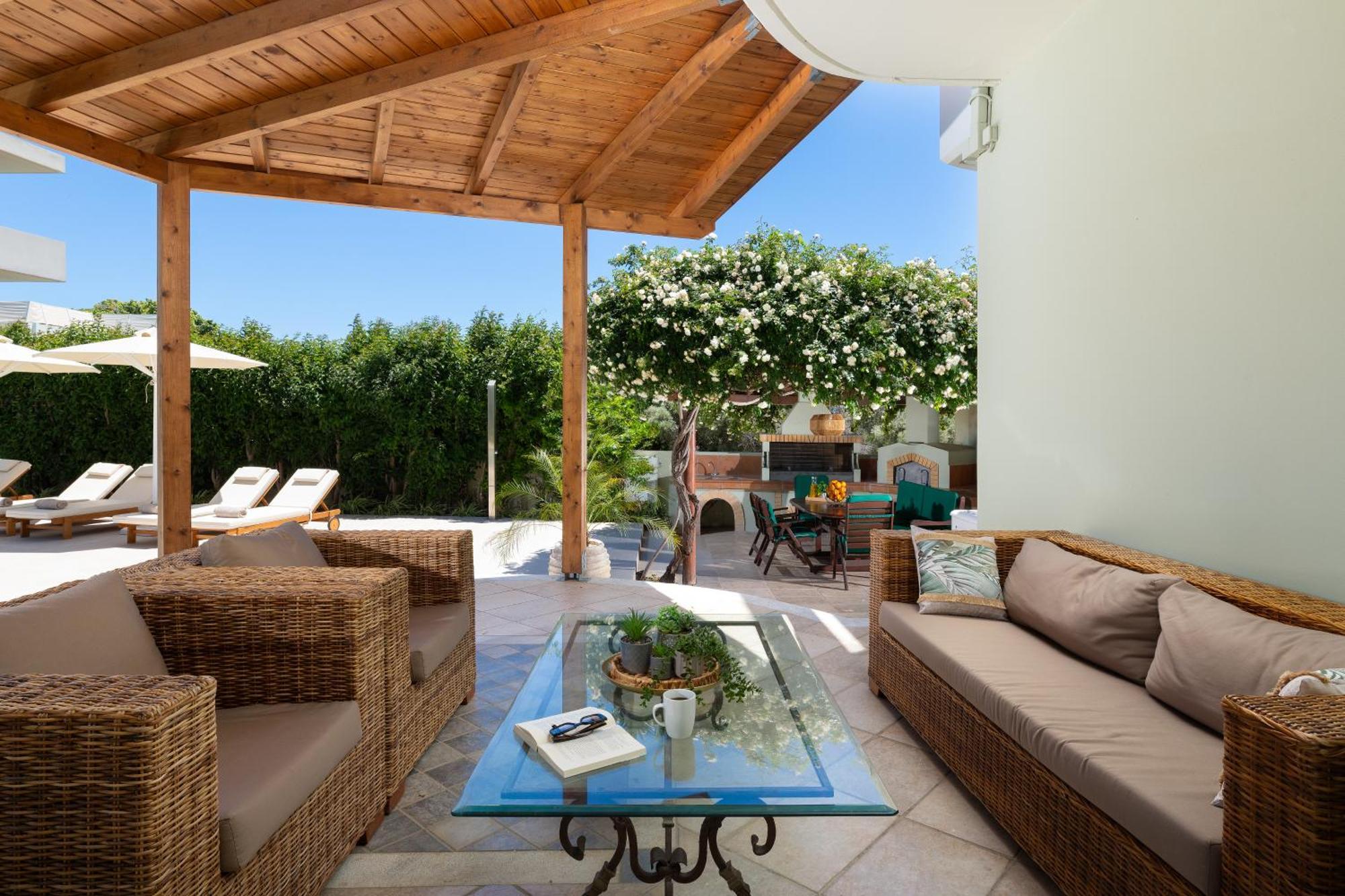 Excelencia New With Artistic Pool & Sea View Asgourou