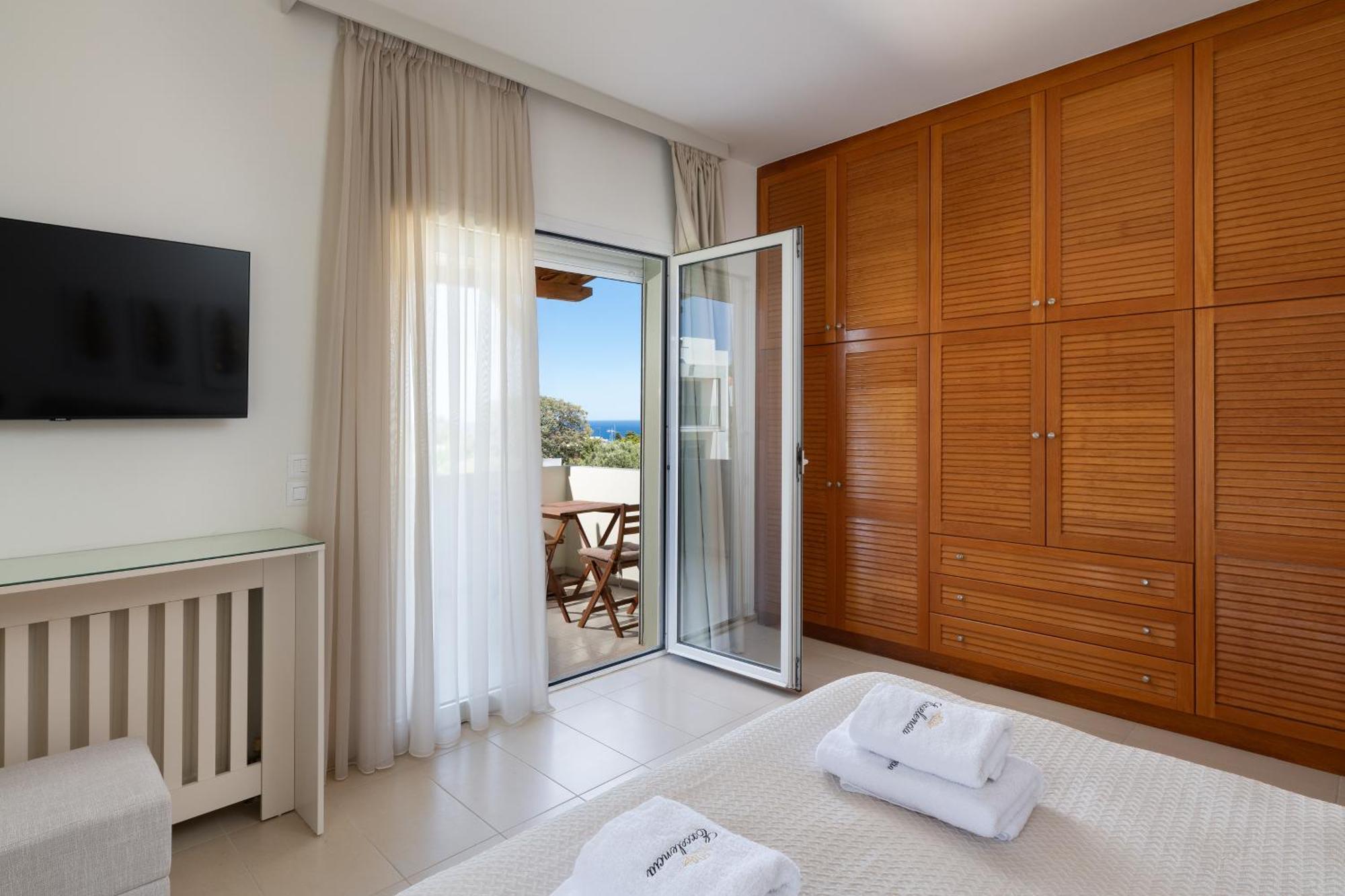 Excelencia New With Artistic Pool & Sea View
