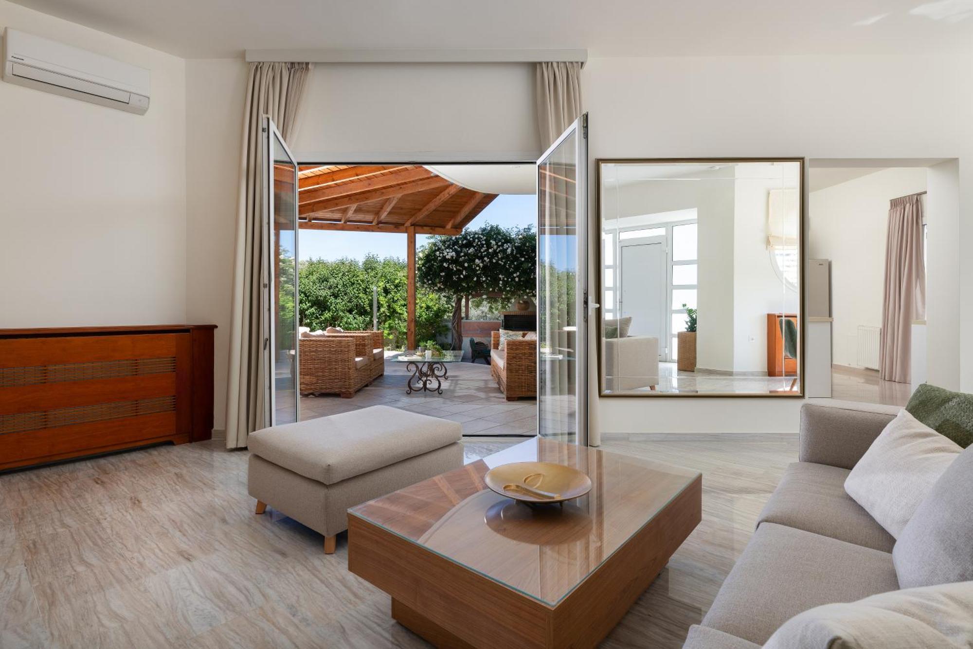 Excelencia New With Artistic Pool & Sea View Vilă